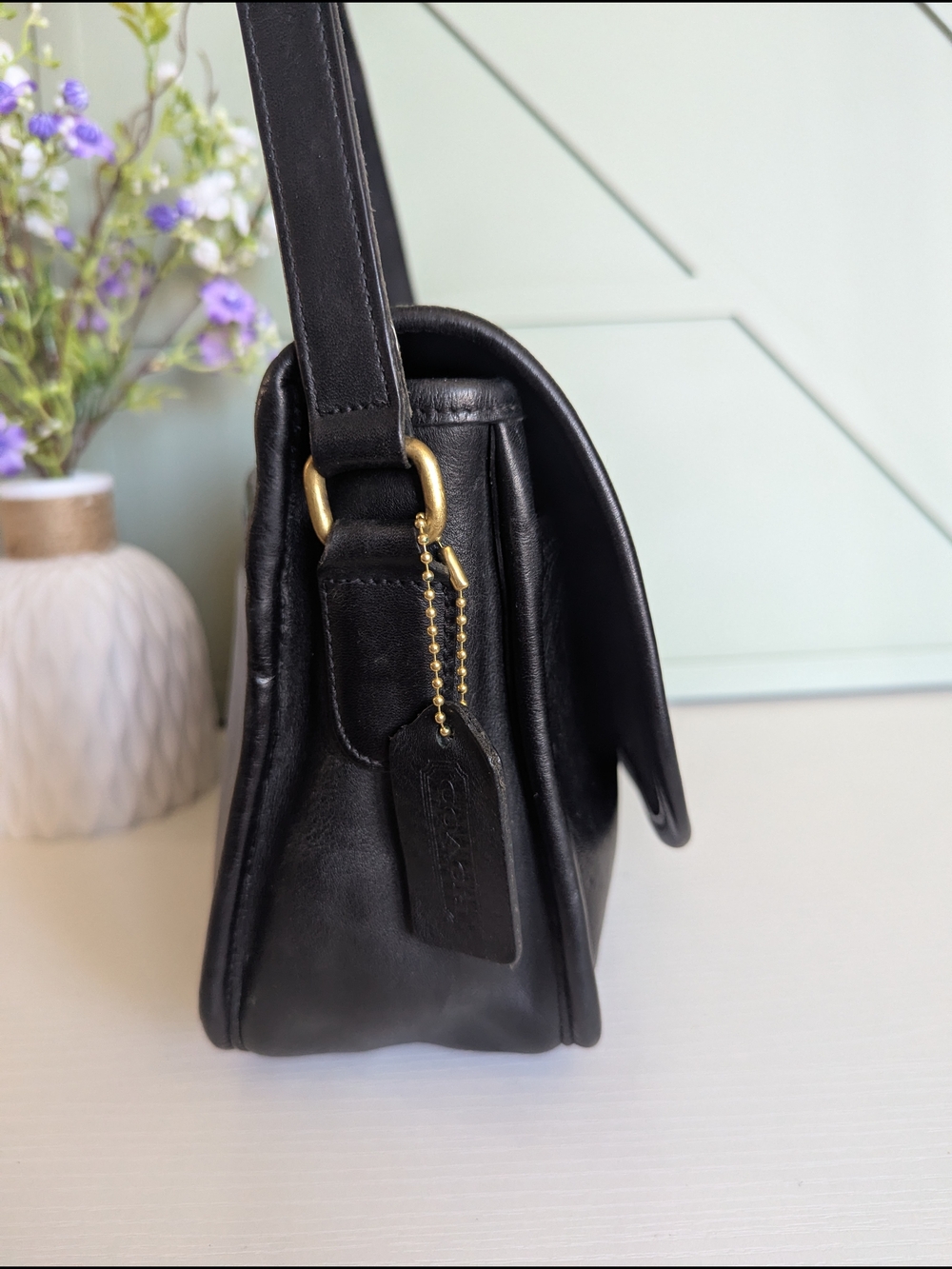 Coach Vintage Black Leather Crossbody with Gold Turn-Lock - Picture 3 of 13